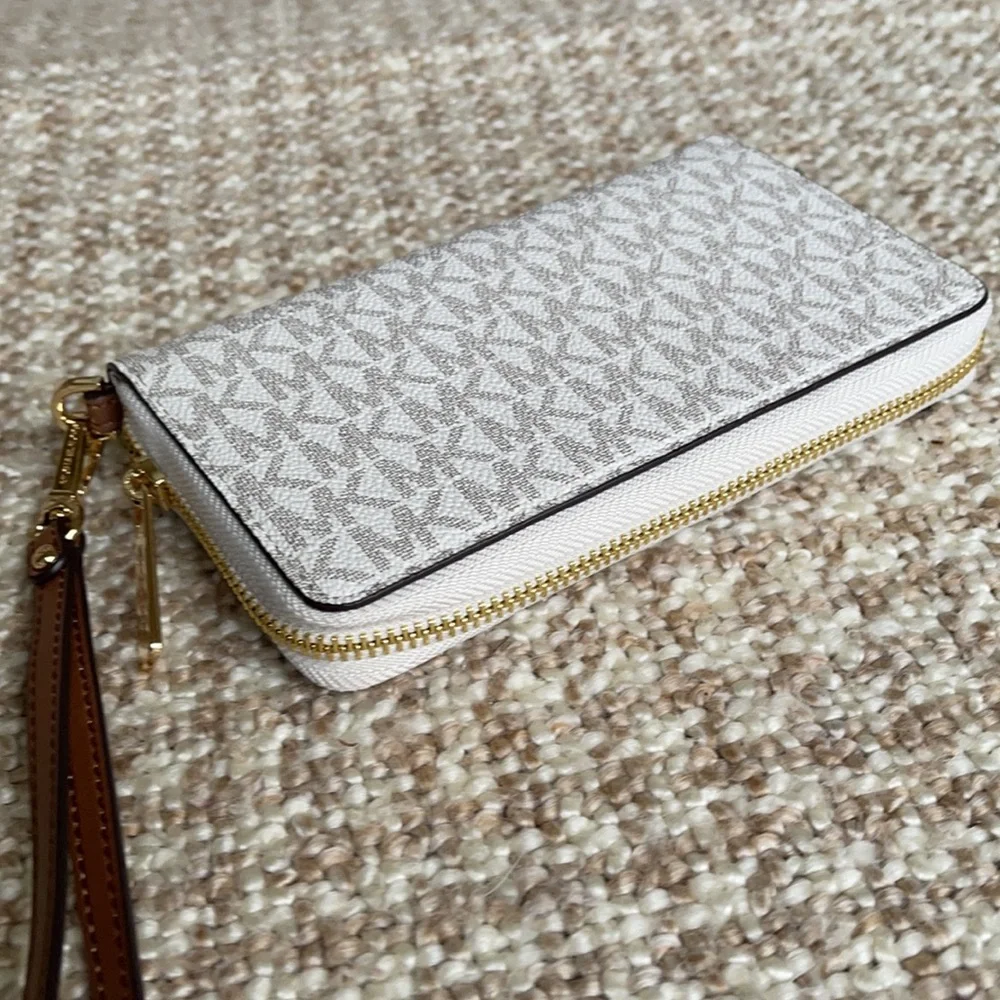 Michael Kors Jet Set Travel LG Flat MF Phone Case